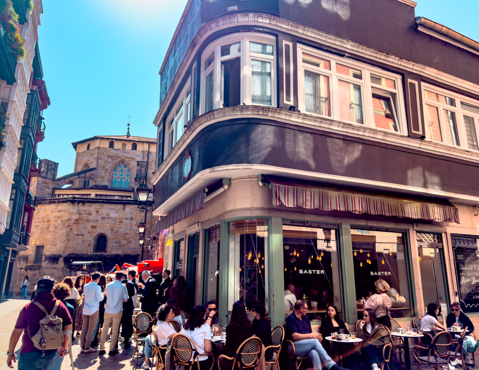Bilbao Travel Guide (2).png